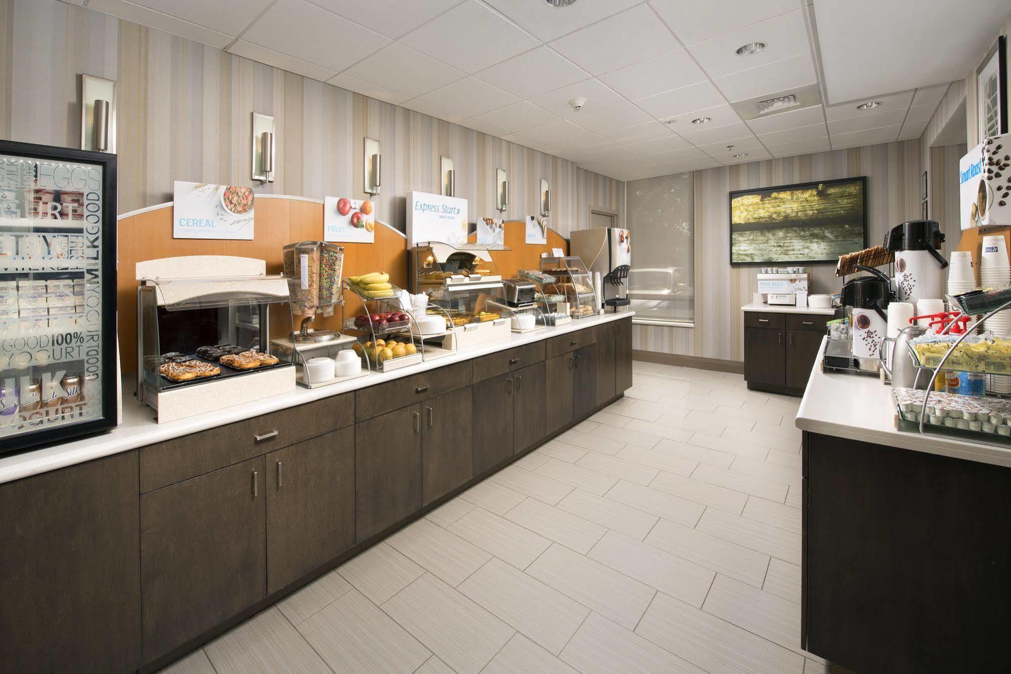 Holiday Inn Express Boston North-Woburn By Ihg Exterior foto